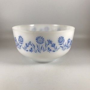 Vintage Federal Milk Glass Mixing Bowl Blue Daisy 2.5 Quart